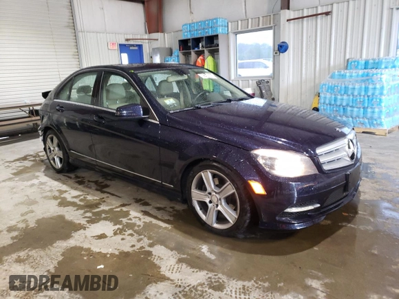 2011 Mercedes-Benz C 300 Sport z VIN WDDGF8BB9BR135198, wystawiony jako Copart lot #58187185 z przebiegiem 102 248 mil mil oraz Czysty tytuł • Clean title. Historia ofert i sprzedaży dostępna na DreamBid. Obrazek 4.