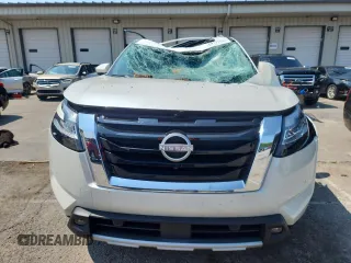 2023 Nissan Pathfinder Platinum z VIN 5N1DR3DK1PC223933, wystawiony jako Copart lot #59137525 z przebiegiem 21 193 mil mil oraz Szkoda całkowita • Salvage title. Historia ofert i sprzedaży dostępna na DreamBid. Obrazek 5.