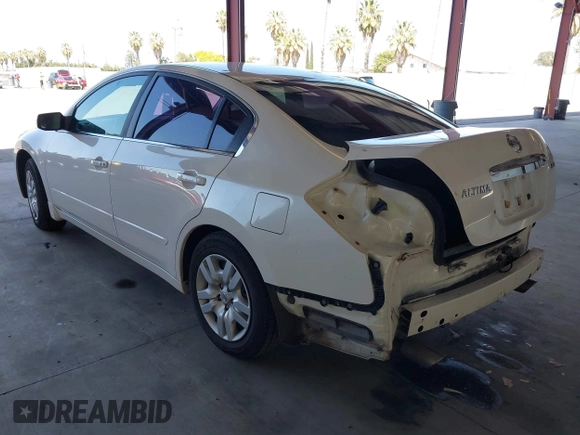 2010 Nissan Altima 2.5 S with VIN 1N4AL2AP2AN476876, listed as a IAAI auction lot 42071015 with 92,692 mi miles. Bid and sale history available at carsss.com. Image 3.
