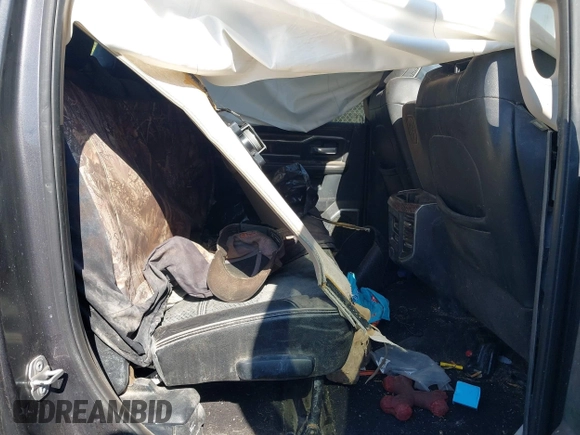 2020 Ram 2500 Laramie z VIN 3C6UR5NLXLG314141, wystawiony jako IAAI lot #42263978 z przebiegiem Nie podano mil oraz . Historia ofert i sprzedaży dostępna na DreamBid. Obrazek 8.