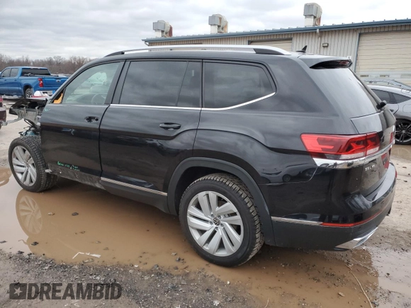 2021 Volkswagen Atlas SEL with VIN 1V2BR2CA0MC592033, listed as a Copart auction lot 82707984 with 59,157 mi miles and Salvage title. Bid and sale history available at DreamBid. Image 2.