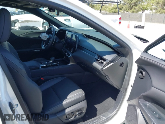 2024 Lexus RX 350h with VIN 2T2BBMCA2RC041498, listed as a IAAI auction lot 42267376 with 14,263 mi miles and . Bid and sale history available at DreamBid. Image 5.