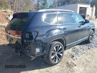 2024 Volkswagen Atlas SEL Premium R-Line z VIN 1V2FR2CAXRC571571, wystawiony jako IAAI lot #41876241 z przebiegiem 14 652 mil mil oraz . Historia ofert i sprzedaży dostępna na DreamBid. Obrazek 4.