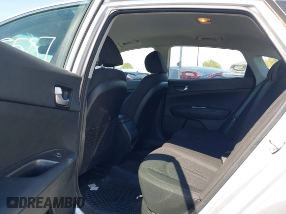 2019 Kia Optima LX with VIN 5XXGT4L3XKG355357, listed as a IAAI auction lot 41835587 with 70,802 mi miles. Bid and sale history available at carsss.com. Image 8.