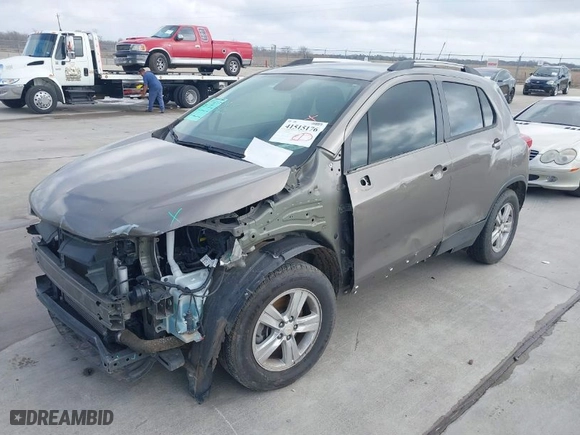 2021 Chevrolet Trax LT with VIN KL7CJLSB4MB355898, listed as a IAAI auction lot 41515176 with 72,227 mi miles. Bid and sale history available at carsss.com. Image 2.