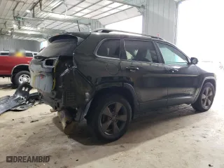 2016 Jeep Cherokee Altitude with VIN 1C4PJMCB0GW272264, listed as a Copart auction lot 84877824 with 160,834 mi miles and Salvage Title. Bid and sale history available at carsss.com. Image 3.