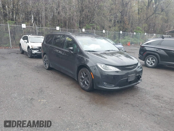 2019 Chrysler Pacifica Limited z VIN 2C4RC1GG7KR549971, wystawiony jako IAAI lot #41978964 z przebiegiem 148 754 mil mil oraz . Historia ofert i sprzedaży dostępna na DreamBid. Obrazek 1.