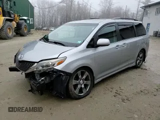 2017 Toyota Sienna SE with VIN 5TDXZ3DC6HS852078, listed as a Copart auction lot 51044615 with 81,552 mi miles and Salvage title. Bid and sale history available at DreamBid. Image 11.