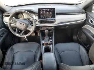 2023 Jeep Compass Latitude Lux с VIN 3C4NJDFN6PT513828, выставлен на аукционе Copart как лот 52940125 с пробегом 63 204 миль миль и Списание • Salvage title. История ставок и продаж доступна на DreamBid. Изображение 8.