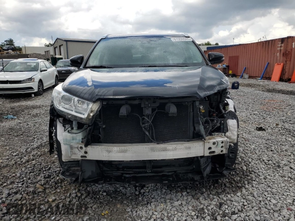 2018 Toyota Highlander SE с VIN 5TDKZRFH6JS530651, выставлен на аукционе Copart как лот 61350945 с пробегом 99 561 миль миль и Списание • Salvage title. История ставок и продаж доступна на DreamBid. Изображение 5.