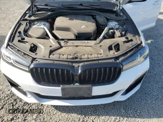 2022 BMW 5 Series 530i xDrive z VIN WBA13BJ00NCJ40607, wystawiony jako Copart lot #54605845 z przebiegiem 27 920 mil mil oraz Szkoda całkowita • Salvage title. Historia ofert i sprzedaży dostępna na DreamBid. Obrazek 11.