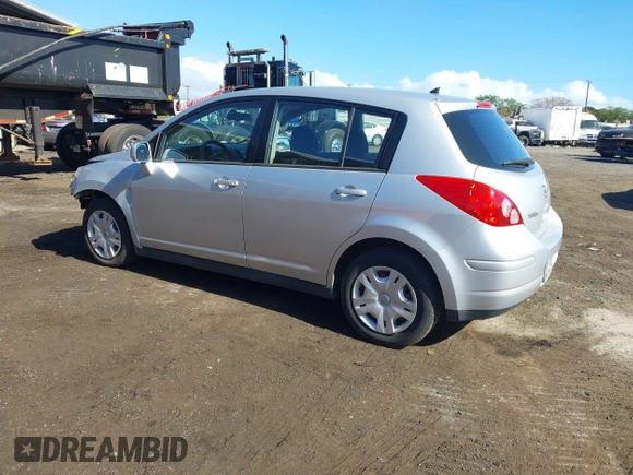 2012 Nissan Versa S z VIN 3N1BC1CP3CK800662, wystawiony jako IAAI lot #41789261 z przebiegiem 55 852 mil mil oraz . Historia ofert i sprzedaży dostępna na DreamBid. Obrazek 3.
