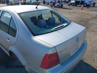 2000 Volkswagen Jetta z VIN 3VWSC29M5YM167509, wystawiony jako IAAI lot #42137350 z przebiegiem 168 759 mil mil oraz . Historia ofert i sprzedaży dostępna na DreamBid. Obrazek 6.