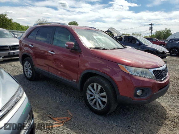 2011 Kia Sorento EX z VIN 5XYKUDA24BG086804, wystawiony jako Copart lot #57394805 z przebiegiem 148 932 mil mil oraz Szkoda całkowita • Salvage title. Historia ofert i sprzedaży dostępna na DreamBid. Obrazek 4.