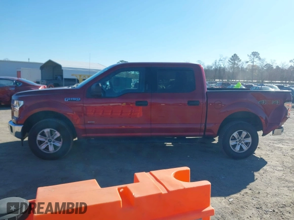 2015 Ford F-150 XLT with VIN 1FTEW1EP3FKF13367, listed as a IAAI auction lot 40994830 with 70,728 mi miles. Bid and sale history available at carsss.com. Image 15.