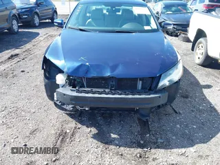 2013 Volkswagen Passat SE w/Sunroof & Nav with VIN 1VWBP7A30DC074235, listed as a IAAI auction lot 41967875 with 153,803 mi miles. Bid and sale history available at carsss.com. Image 6.