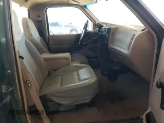2000 Ford Ranger XL with VIN 1FTYR10V6YPB83482, listed as a Copart auction lot 47264635 with 0 mi miles and Salvage Title. Bid and sale history available at carsss.com. Image 10.