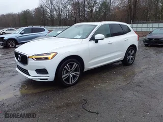 2020 Volvo XC60 Momentum with VIN YV4102DK8L1522348, listed as a IAAI auction lot 41729535 with 43,833 mi miles. Bid and sale history available at carsss.com. Image 17.