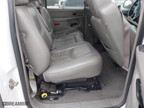 2005 Chevrolet Avalanche Z71 with VIN 3GNEK12Z65G219301, listed as a IAAI auction lot 41847844 with 187,150 mi miles. Bid and sale history available at carsss.com. Image 8.