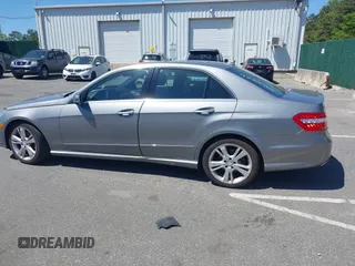 2012 Mercedes-Benz E 350 Luxury z VIN WDDHF8JB6CA537413, wystawiony jako IAAI lot #42312462 z przebiegiem 58 362 mil mil oraz . Historia ofert i sprzedaży dostępna na DreamBid. Obrazek 14.