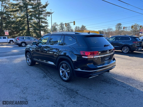 2019 Volkswagen Atlas 3.6L V6 SE w/Technology R-Line with VIN 1V2XR2CA4KC505818, listed as a Copart auction lot 87455284 with 384,553 mi miles and Clean Title. Bid and sale history available at carsss.com. Image 3.