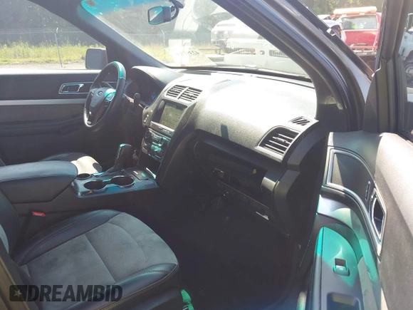 2017 Ford Explorer XLT z VIN 1FM5K7D82HGA31550, wystawiony jako IAAI lot #42391756 z przebiegiem 141 291 mil mil oraz . Historia ofert i sprzedaży dostępna na DreamBid. Obrazek 5.