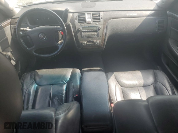2009 Cadillac DTS Professional Limousine z VIN 1GEEK90Y09U550239, wystawiony jako Copart lot #56123134 z przebiegiem Nie podano mil oraz Szkoda całkowita • Salvage title. Historia ofert i sprzedaży dostępna na DreamBid. Obrazek 8.