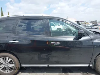 2017 Nissan Pathfinder SL with VIN 5N1DR2MN2HC635509, listed as a IAAI auction lot 41910907 with 83,459 mi miles and . Bid and sale history available at DreamBid. Image 14.