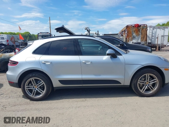 2015 Porsche Macan S z VIN WP1AB2A55FLB59381, wystawiony jako IAAI lot #42275358 z przebiegiem 196 237 mil mil oraz . Historia ofert i sprzedaży dostępna na DreamBid. Obrazek 13.
