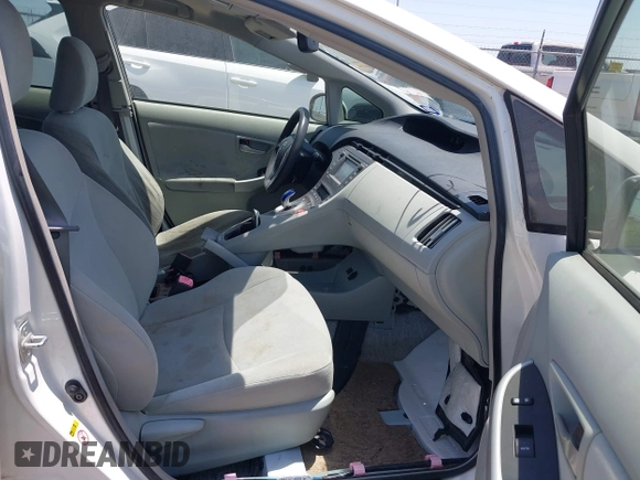 2013 Toyota Prius One with VIN JTDKN3DU4D5588812, listed as a IAAI auction lot 42028250 with 120,521 mi miles. Bid and sale history available at carsss.com. Image 5.