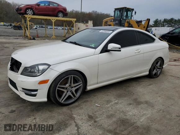 2013 Mercedes-Benz C 350 с VIN WDDGJ5HB4DG028644, выставлен на аукционе Copart как лот 52896985 с пробегом Не указан миль и Чистый • Clean title. История ставок и продаж доступна на DreamBid. Изображение 1.