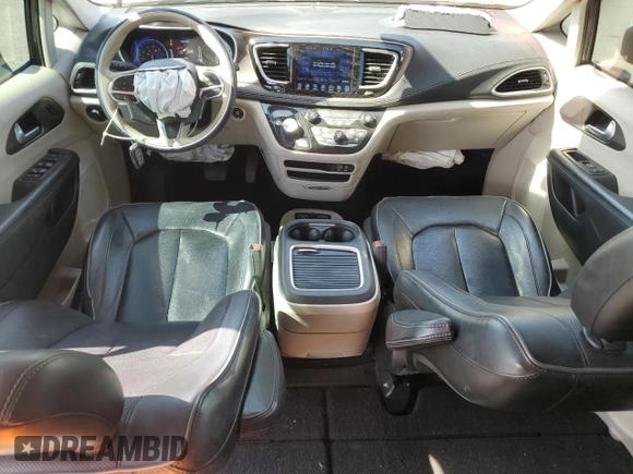 2017 Chrysler Pacifica Limited with VIN 2C4RC1GG2HR804955, listed as a Copart auction lot 74741074 with 117,936 mi miles and Salvage title. Bid and sale history available at DreamBid. Image 8.