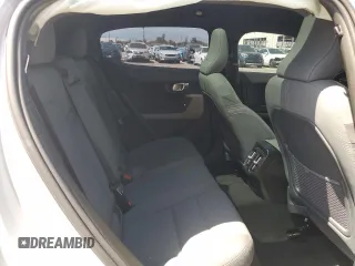 2023 Polestar 2 z VIN YSMED3KA7PL127245, wystawiony jako Copart lot #58486935 z przebiegiem 39 736 mil mil oraz Czysty tytuł • Clean title. Historia ofert i sprzedaży dostępna na DreamBid. Obrazek 10.