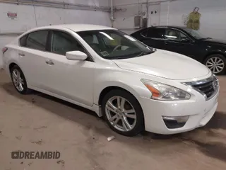 2014 Nissan Altima 2.5 S with VIN 1N4AL3AP8EC170076, listed as a IAAI auction lot 42041678 with 141,458 mi miles. Bid and sale history available at carsss.com. Image 1.
