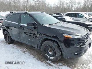 2017 Jeep Cherokee Latitude z VIN 1C4PJMCSXHW631380, wystawiony jako Copart lot #45290735 z przebiegiem 112 326 mil mil oraz Czysty tytuł • Clean title. Historia ofert i sprzedaży dostępna na DreamBid. Obrazek 4.