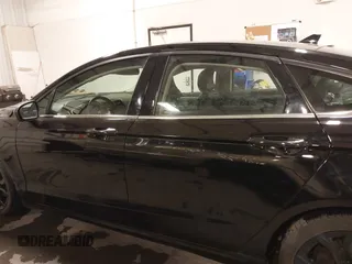 2019 Ford Fusion SE with VIN 3FA6P0HD5KR284103, listed as a IAAI auction lot 41477133 with 90,722 mi miles and . Bid and sale history available at carsss.com. Image 14.