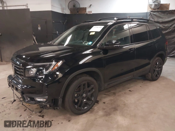 2024 Honda Passport Black Edition with VIN 5FNYF8H82RB002633, listed as a IAAI auction lot 42296310 with 12,991 mi miles and . Bid and sale history available at DreamBid. Image 18.