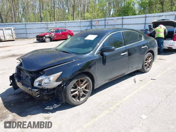 2013 Nissan Maxima SV z VIN 1N4AA5AP1DC838381, wystawiony jako IAAI lot #42210279 z przebiegiem 162 435 mil mil oraz . Historia ofert i sprzedaży dostępna na DreamBid. Obrazek 2.