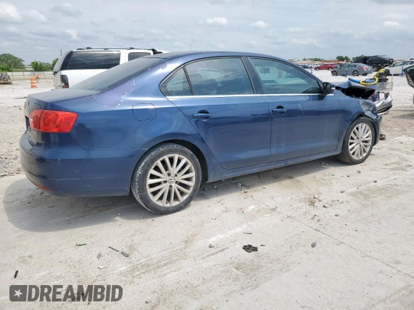 2013 Volkswagen Jetta SEL с VIN 3VWLX7AJ4DM354418, выставлен на аукционе Copart как лот 54982235 с пробегом 147 136 миль миль и Списание • Salvage title. История ставок и продаж доступна на DreamBid. Изображение 3.