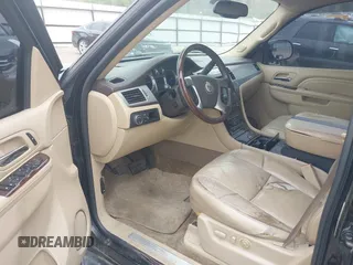2010 Cadillac Escalade z VIN 1GYUCAEF1AR264105, wystawiony jako IAAI lot #41882488 z przebiegiem 190 113 mil mil oraz . Historia ofert i sprzedaży dostępna na DreamBid. Obrazek 19.