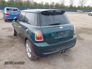 2007 MINI Hardtop S z VIN WMWMF73537TT84443, wystawiony jako IAAI lot #42018224 z przebiegiem 85 846 mil mil oraz . Historia ofert i sprzedaży dostępna na DreamBid. Obrazek 3.