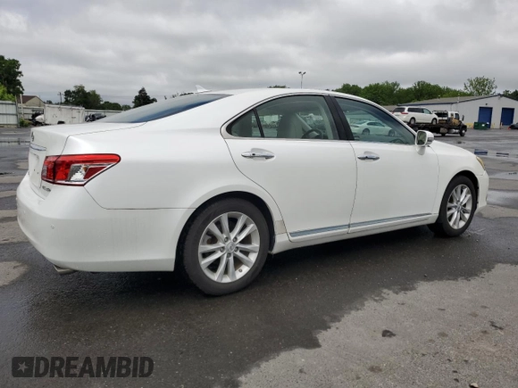 2010 Lexus ES 330 z VIN JTHBK1EG2A2399996, wystawiony jako Copart lot #57297145 z przebiegiem 81 929 mil mil oraz Szkoda całkowita • Salvage title. Historia ofert i sprzedaży dostępna na DreamBid. Obrazek 3.