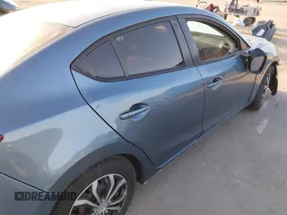 2015 Mazda 3 i Sport with VIN 3MZBM1U75FM145709, listed as a IAAI auction lot 41950471 with 124,407 mi miles and . Bid and sale history available at carsss.com. Image 21.
