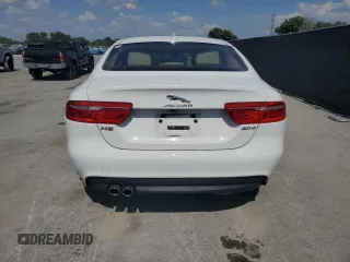 2017 Jaguar XE 20d z VIN SAJAR4BN9HA977316, wystawiony jako Copart lot #58179145 z przebiegiem 84 384 mil mil oraz Tytuł czysty. Historia ofert i sprzedaży dostępna na DreamBid. Obrazek 6.