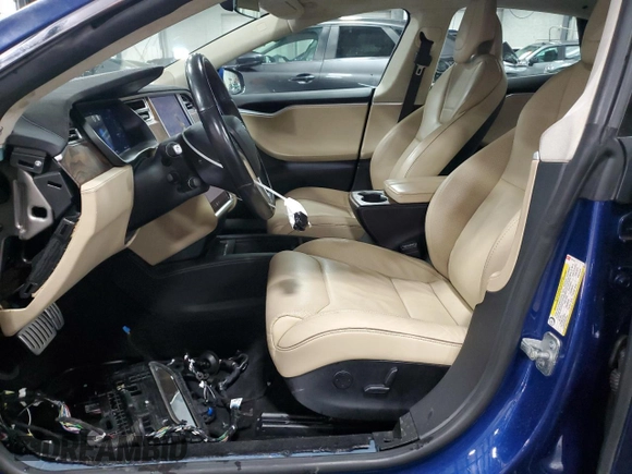 2016 Tesla Model S 90D z VIN 5YJSA1E40GF172712, wystawiony jako Copart lot #63698725 z przebiegiem 99 405 mil mil oraz Szkoda całkowita • Salvage title. Historia ofert i sprzedaży dostępna na DreamBid. Obrazek 7.