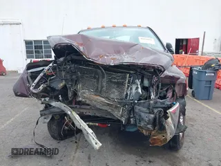 2004 Dodge 3500 ST z VIN 3D7LU38C64G114903, wystawiony jako IAAI lot #40218911 z przebiegiem Nie podano mil oraz . Historia ofert i sprzedaży dostępna na DreamBid. Obrazek 12.