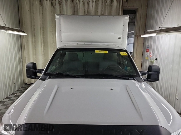2013 Ford F-250 XL z VIN 1FDBF2B68DEB48275, wystawiony jako IAAI lot #42512434 z przebiegiem 434 130 mil mil oraz . Historia ofert i sprzedaży dostępna na DreamBid. Obrazek 46.