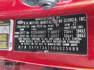 2011 Kia Sorento LX with VIN 5XYKT3A15BG025689, listed as a IAAI auction lot 41839645 with 135,733 mi miles. Bid and sale history available at carsss.com. Image 9.