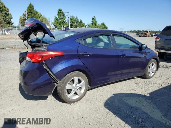 2013 Hyundai Elantra GLS z VIN 5NPDH4AE1DH246737, wystawiony jako Copart lot #64248184 z przebiegiem 132 716 mil mil oraz Szkody całkowita. Historia ofert i sprzedaży dostępna na DreamBid. Obrazek 3.