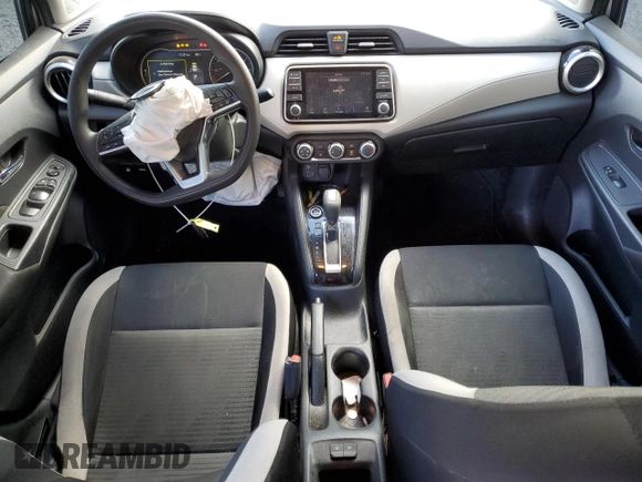 2021 Nissan Versa SV z VIN 3N1CN8EV3ML921934, wystawiony jako Copart lot #81993844 z przebiegiem 31 207 mil mil oraz Szkoda całkowita • Salvage title. Historia ofert i sprzedaży dostępna na DreamBid. Obrazek 8.